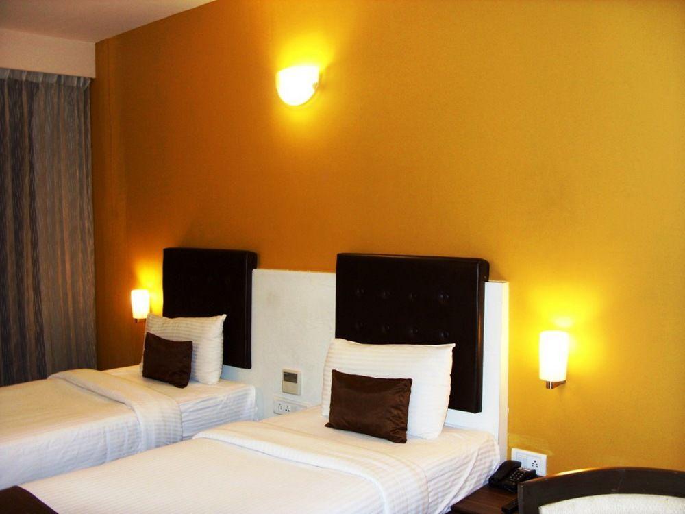 Mango Hotels, Samed Agra Agra  Exteriör bild