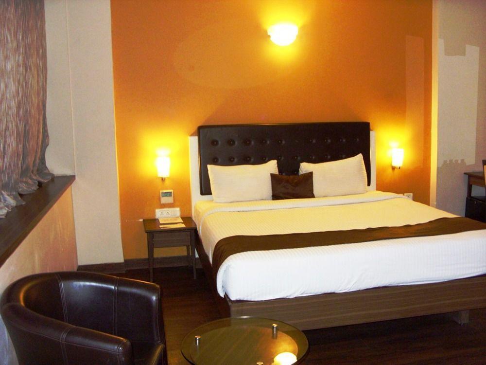 Mango Hotels, Samed Agra Agra  Exteriör bild