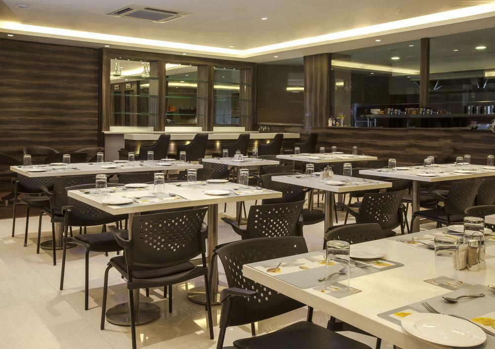 Mango Hotels, Samed Agra Agra  Exteriör bild